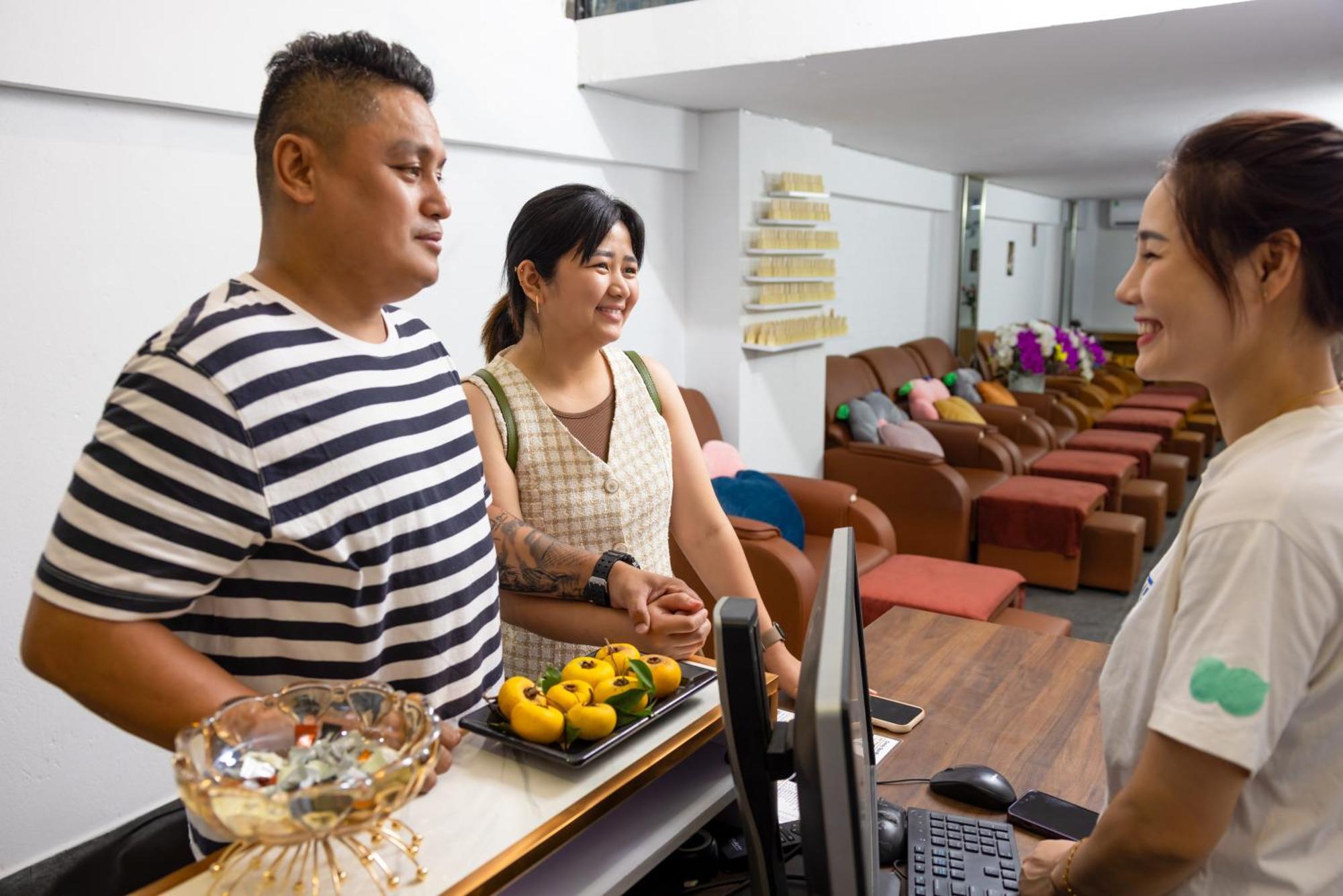 Hanoi Center View Hotel And Spa Zewnętrze zdjęcie